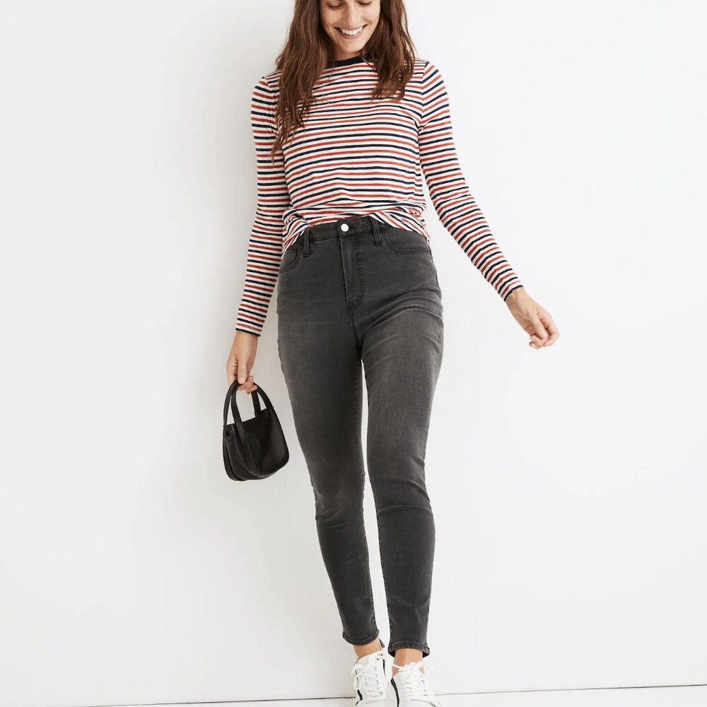 Madewell Roadtripper Curvy Skinny Jeans in Black wash. Size 26.
